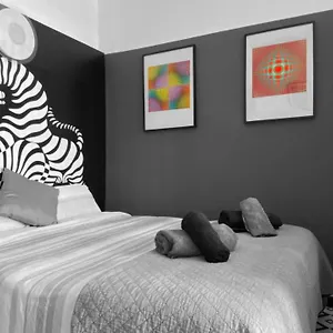 https://bahia-palace-i-estudio-b-con-vista-mar-y-jardn.catalonia-hotels.com